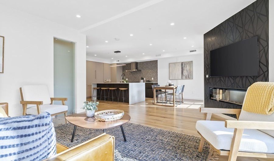 362-364 W Broadway 2, Boston, MA 02127 - 2 Beds, 2 Bath
