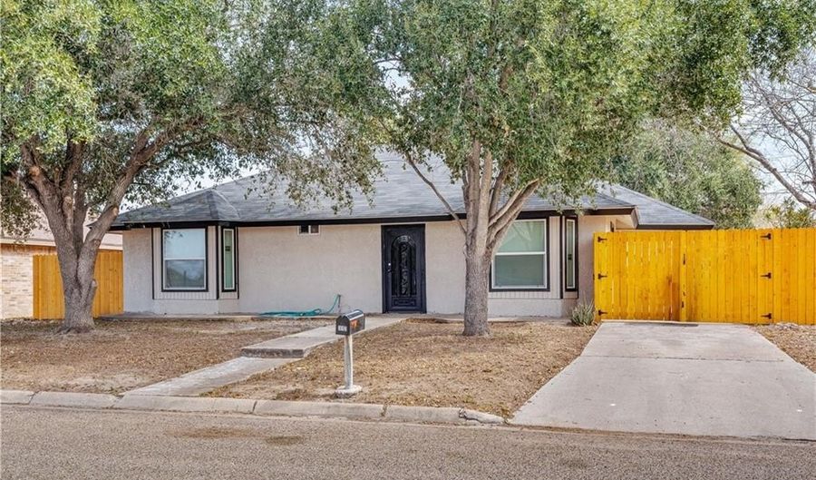 312 N Alamo St, Alton, TX 78573 - 3 Beds, 1 Bath
