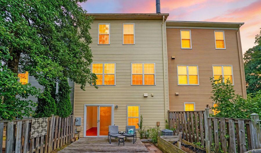 7930 PEYTON Frst, Annandale, VA 22003 - 4 Beds, 4 Bath