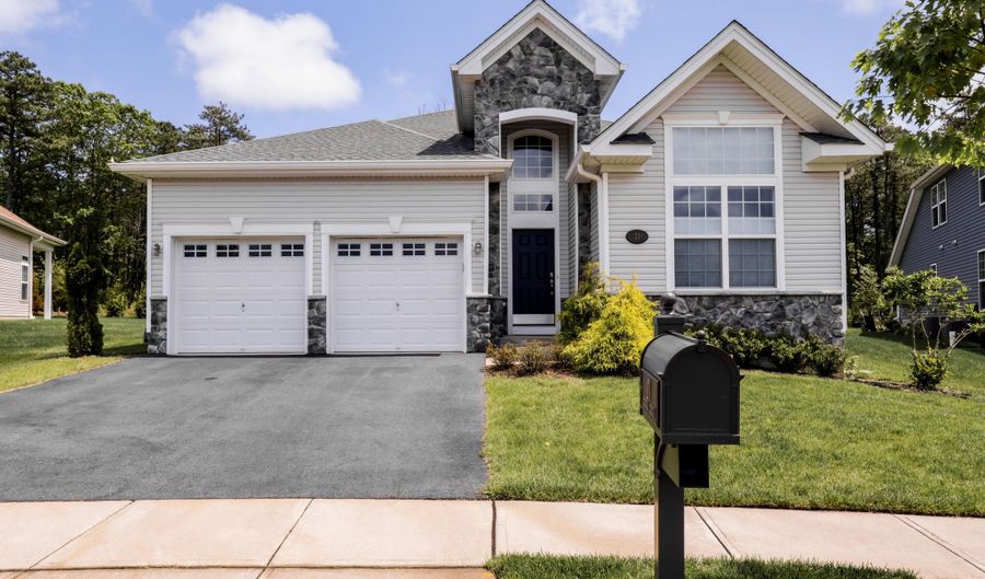 21 Aurora Cir, Barnegat, NJ 08005 - 3 Beds, 2 Bath