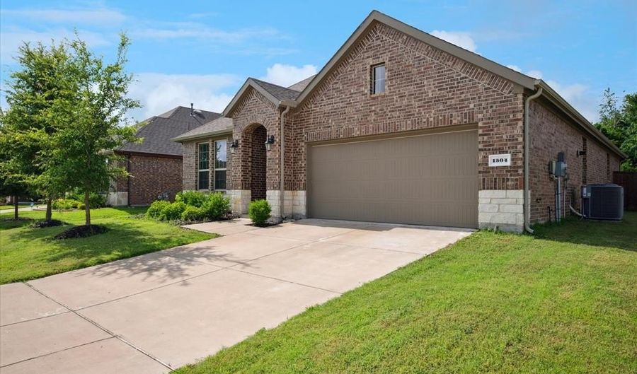 1504 Elizabeth St, Anna, TX 75409 - 4 Beds, 2 Bath