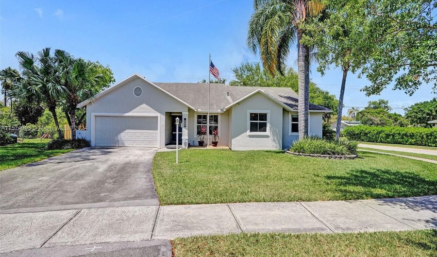 18720 SW 89th Rd, Cutler Bay, FL 33157 - 4 Beds, 2 Bath