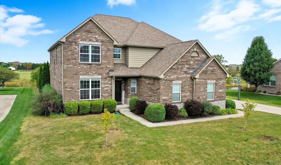 3762 Woodruff Pl, Bargersville, IN 46106 - 5 Beds, 4 Bath