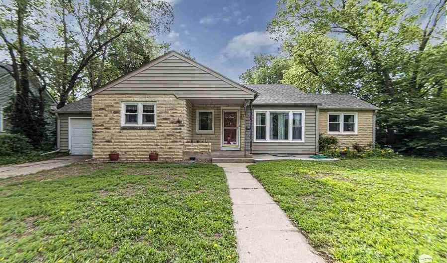 1107 N Olive, Abilene, KS 67410 - 4 Beds, 2 Bath