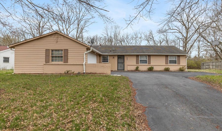 7152 Woodside Dr, Indianapolis, IN 46260 - 3 Beds, 2 Bath