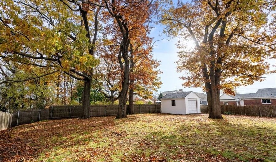 11 Hornbine St, Cranston, RI 02919 - 2 Beds, 2 Bath