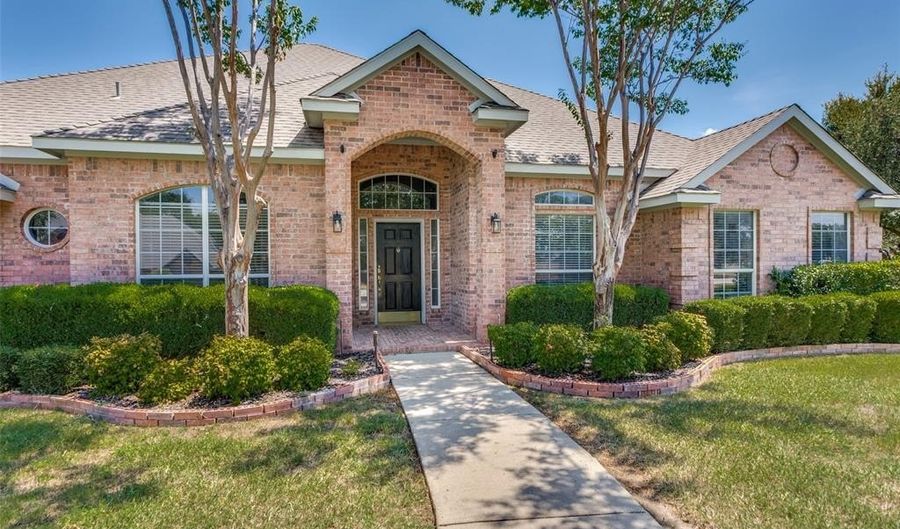 207 Highland Dr, Aledo, TX 76008 - 4 Beds, 3 Bath