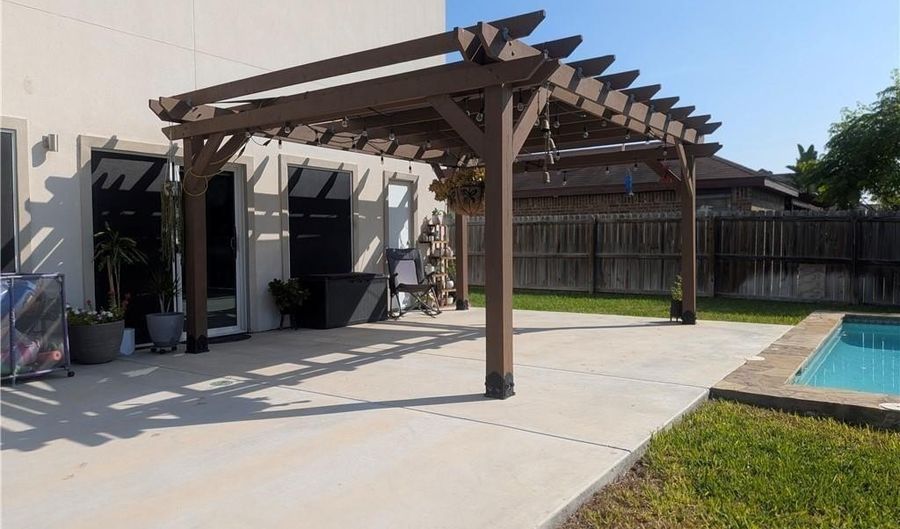 1010 W Franklin Ave, Alton, TX 78573 - 3 Beds, 3 Bath