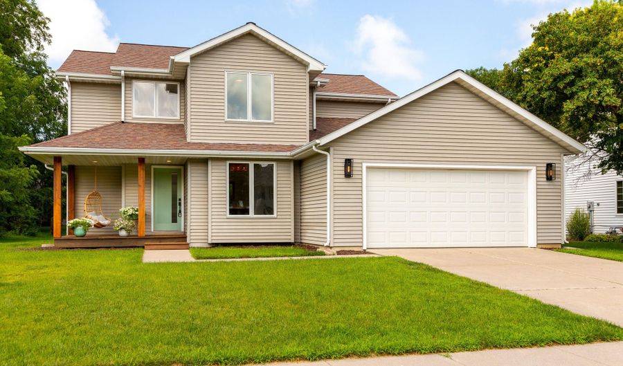 1023 Florida Ave, Ames, IA 50014 - 4 Beds, 4 Bath