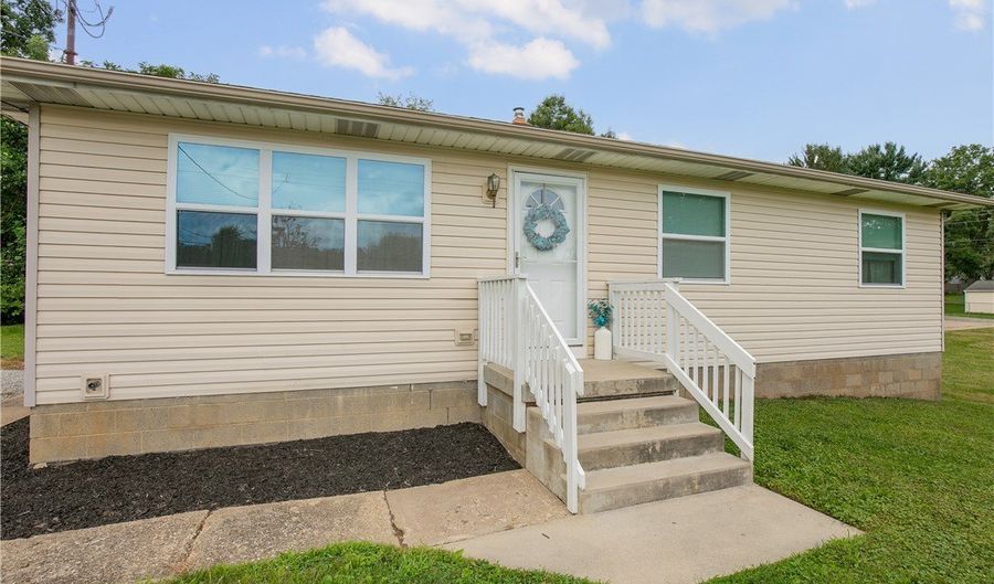 472 Columbine Ave, Akron, OH 44312 - 3 Beds, 1 Bath