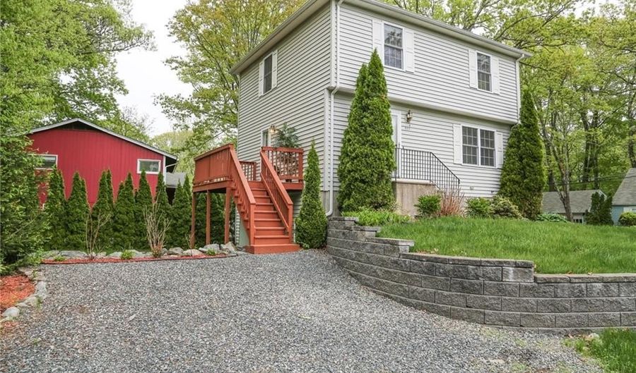303 Reservoir Ave, Lincoln, RI 02865 - 3 Beds, 2 Bath