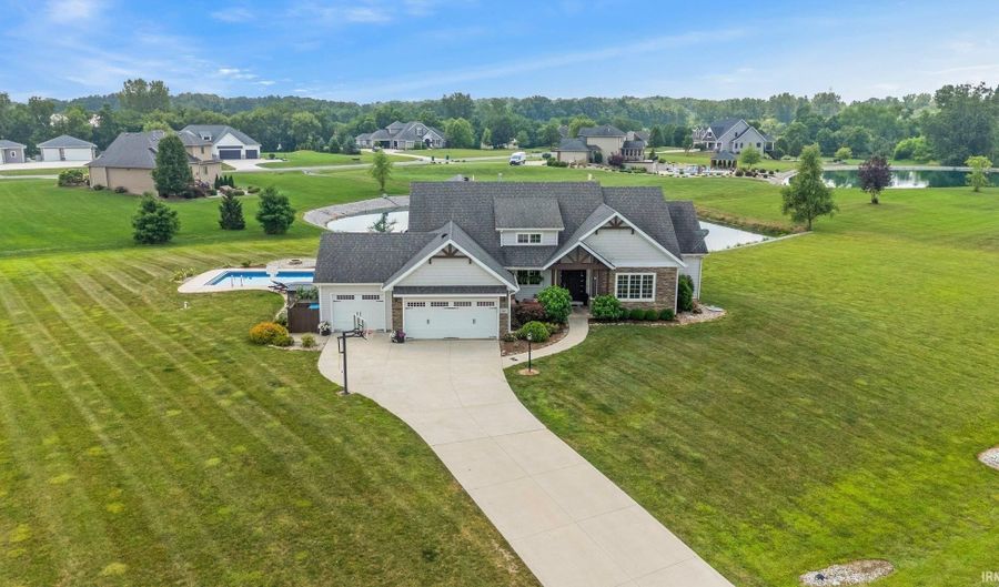 18607 Tonkel Rd, Auburn, IN 46706 - 5 Beds, 4 Bath