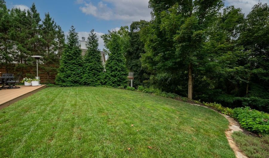 3729 Broadview Dr, Cincinnati, OH 45208 - 3 Beds, 3 Bath
