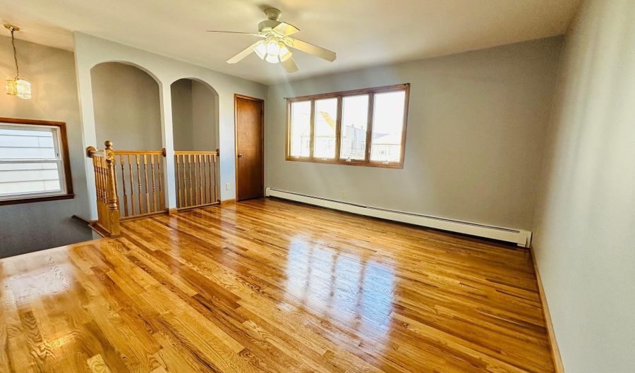 126 W 25TH St 2, Bayonne, NJ 07002 - 3 Beds, 1 Bath