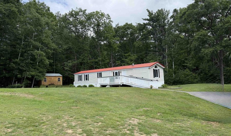 21 Valley Dr, Belmont, NH 03220 - 2 Beds, 2 Bath