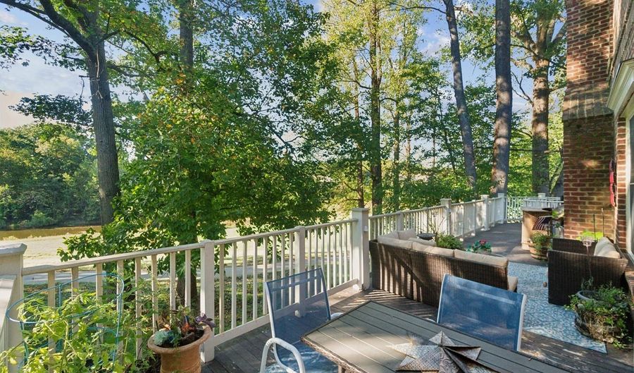 7809 FOX GATE Ct, Bethesda, MD 20817 - 5 Beds, 4 Bath