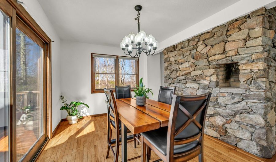 11 Spruce Mountain Trl, Danbury, CT 06810 - 3 Beds, 2 Bath
