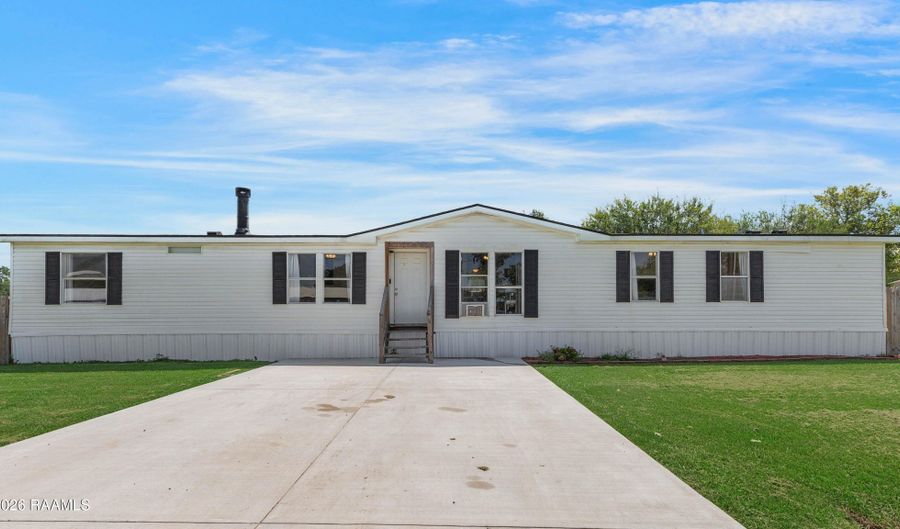 346 W Railroad Ave, Arnaudville, LA 70512 - 4 Beds, 3 Bath