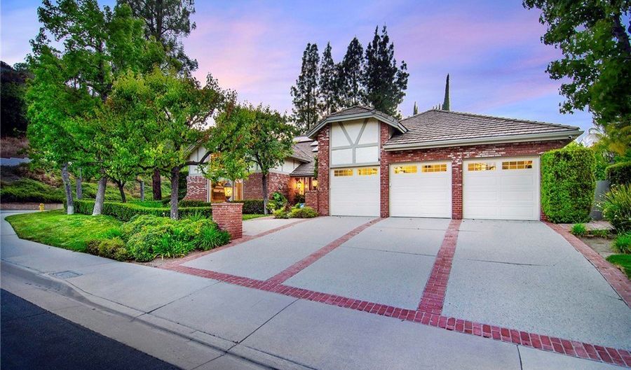 29551 Weeping Willow, Agoura Hills, CA 91301 - 4 Beds, 4 Bath