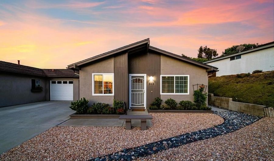 312 San Dimas Ave, Oceanside, CA 92057 - 2 Beds, 2 Bath