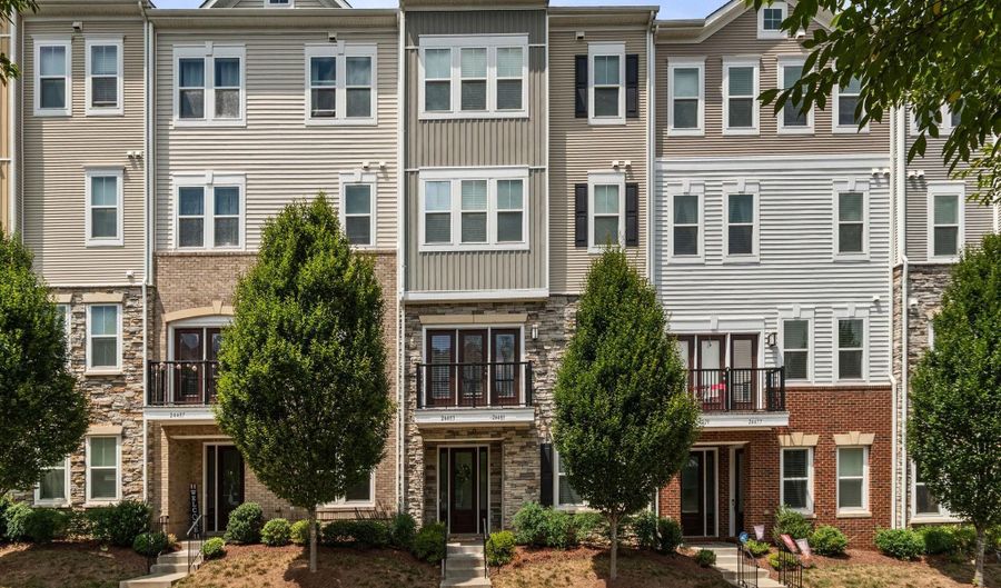 24481 AMHERST FOREST Ter, Aldie, VA 20105 - 3 Beds, 3 Bath