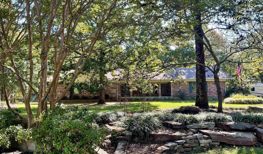 18 Southridge Ct, Batesville, AR 72501 - 5 Beds, 5 Bath