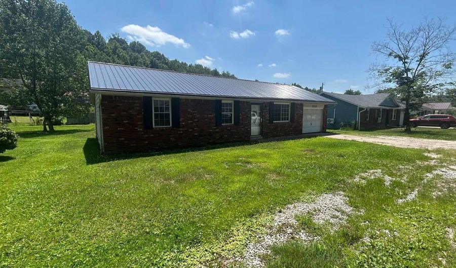 1524 Green Valley Dr, Ashland, KY 41102 - 3 Beds, 1 Bath