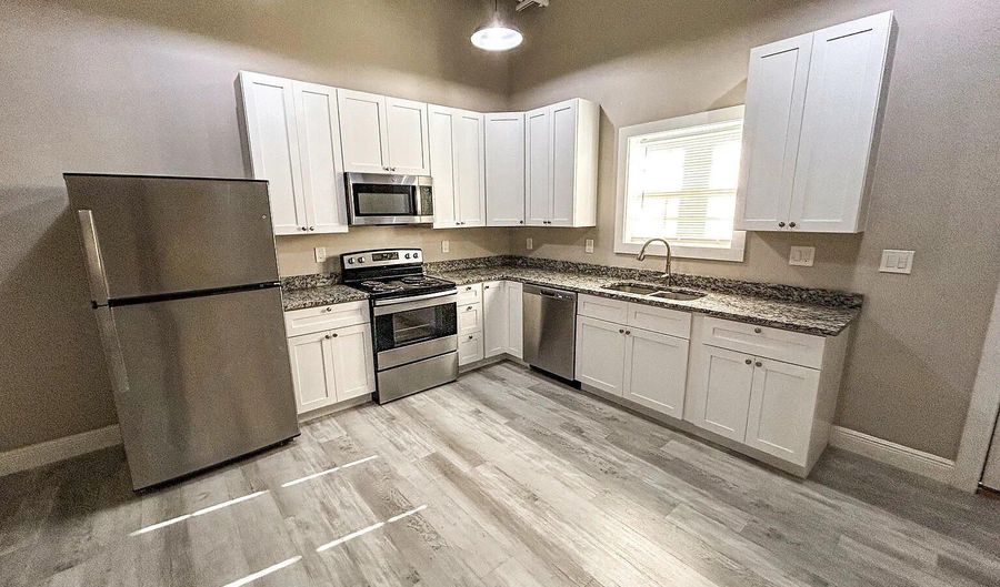 902 Howard Ave 7, Biloxi, MS 39530 - 2 Beds, 1 Bath
