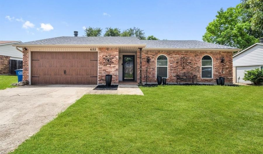 622 Roaming Road Dr, Allen, TX 75002 - 3 Beds, 2 Bath