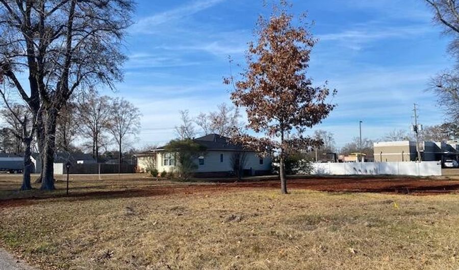 809 7th Ave S, Amory, MS 38821 - 0 Beds, 0 Bath