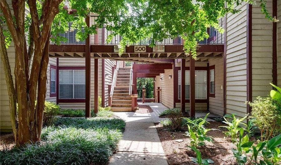 515 Cypress Pointe St, Alpharetta, GA 30022 - 2 Beds, 2 Bath