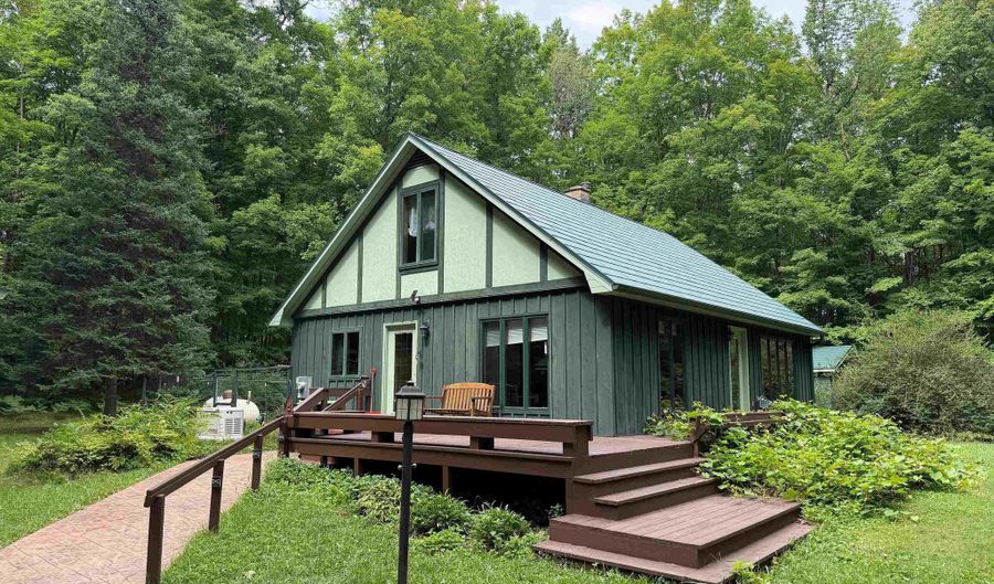 W7230 Marquis Rd, Amberg, WI 54102 - 2 Beds, 2 Bath