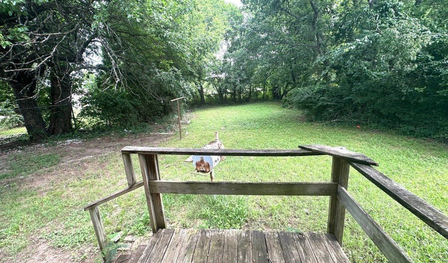 736 E Gardena, Ada, OK 74820 - 1 Beds, 1 Bath