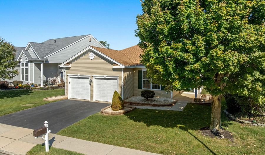 6 MOUNTAIN STREAM Ct, Barnegat, NJ 08005 - 3 Beds, 2 Bath