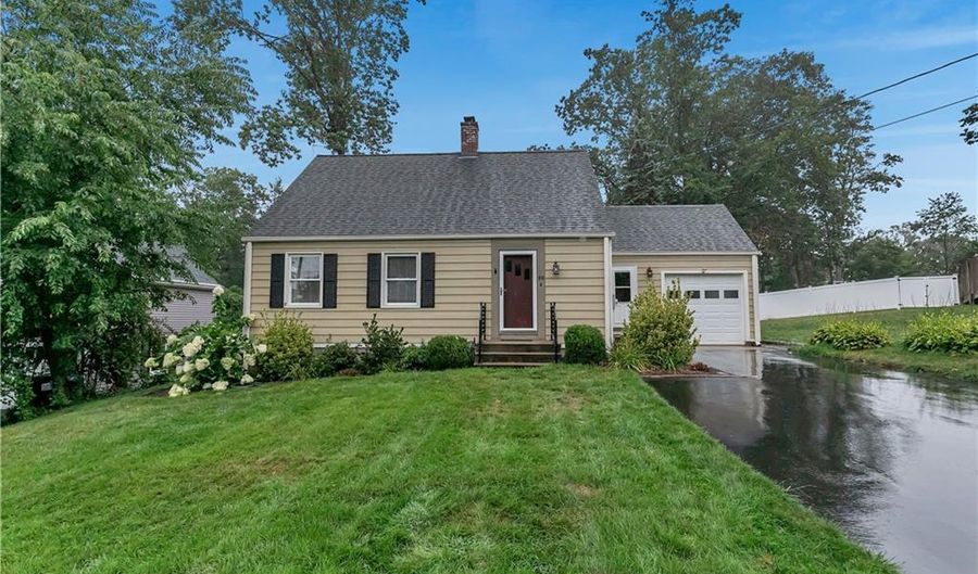 50 Lincoln Ave, Wallingford, CT 06492 - 3 Beds, 2 Bath
