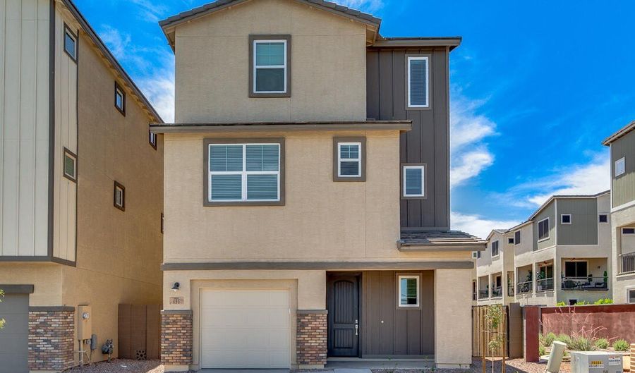 695 W BROWNING Pl, Chandler, AZ 85286 - 3 Beds, 4 Bath