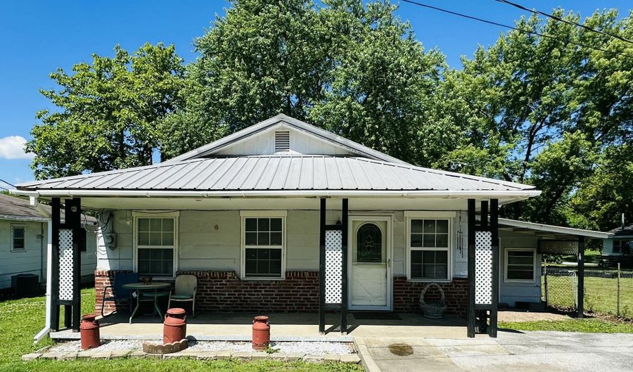 210 S 3 Rd St, Arma, KS 66712 - 3 Beds, 2 Bath