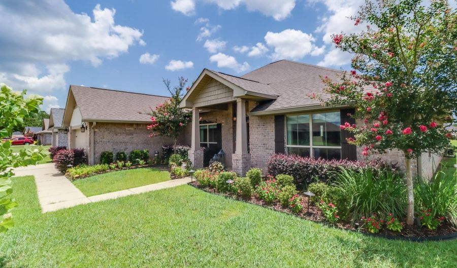 6225 Emerald Lake Dr, Biloxi, MS 39532 - 4 Beds, 3 Bath