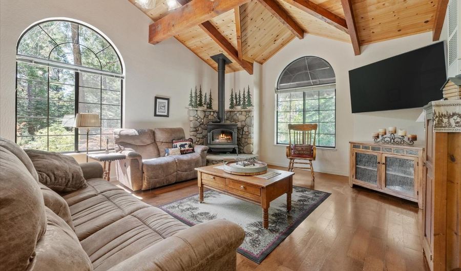 677 Saint Andrews Dr, Arnold, CA 95223 - 3 Beds, 3 Bath