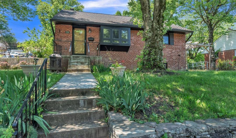 1316 S BUCHANAN St, Arlington, VA 22204 - 3 Beds, 2 Bath