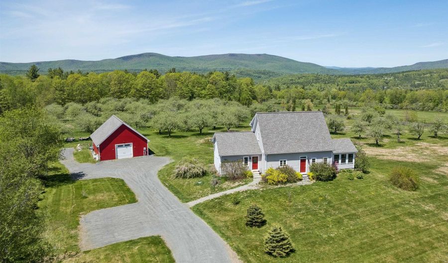 118 Sawyer Hill Rd, Canaan, NH 03741 - 3 Beds, 4 Bath
