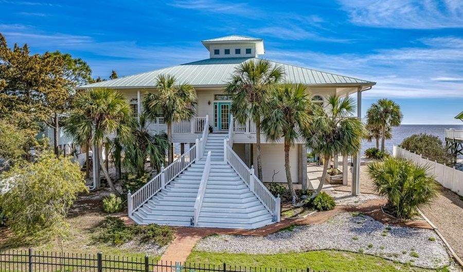 1039 Gulf Shore Blvd, Alligator Point, FL 32346 - 3 Beds, 2 Bath