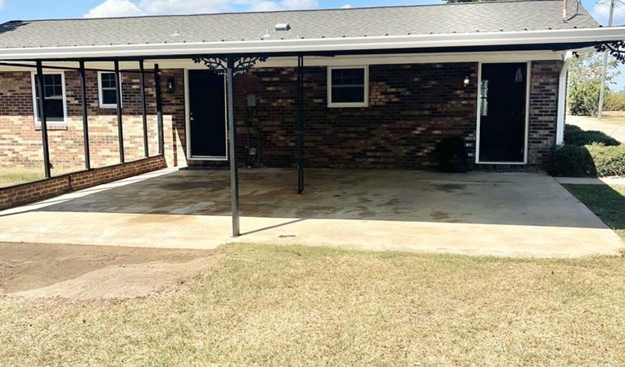 160 Manhole, Bainbridge, GA 39817 - 3 Beds, 2 Bath