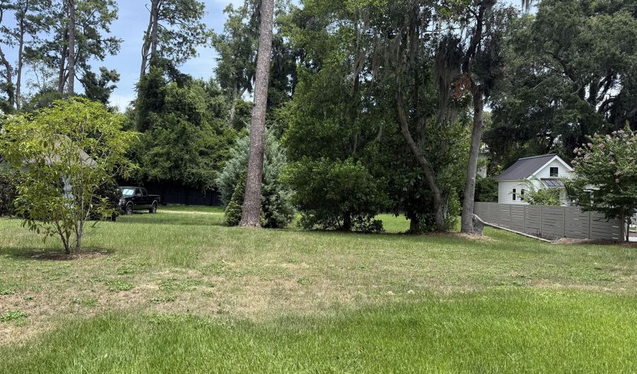 513 Water St, Beaufort, SC 29902 - 0 Beds, 0 Bath