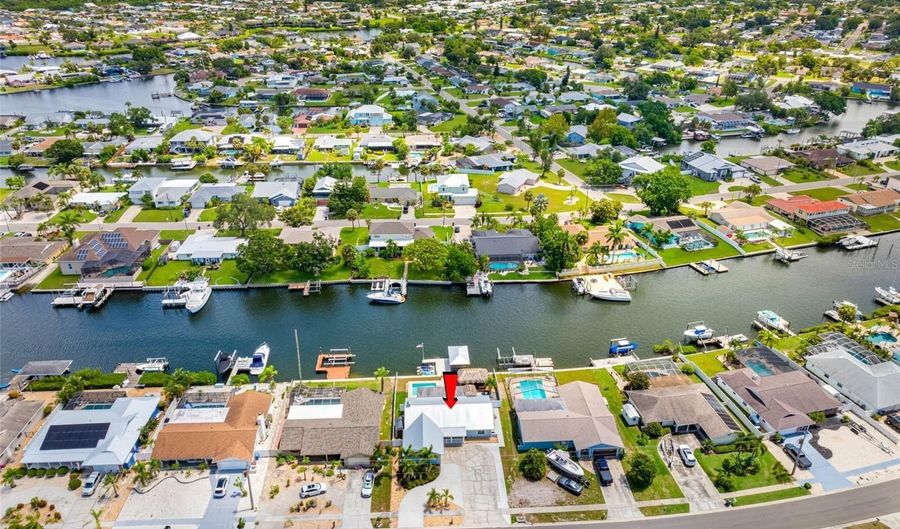 725 FLAMINGO Dr, Apollo Beach, FL 33572 - 3 Beds, 2 Bath