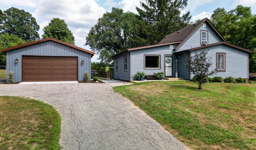 4700 Whitneyville Ave SE, Ada, MI 49301 - 5 Beds, 3 Bath