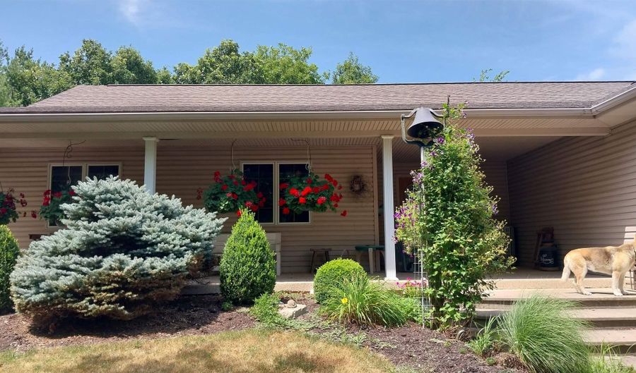 3221 W 700 S Rd, Berne, IN 46711 - 3 Beds, 3 Bath