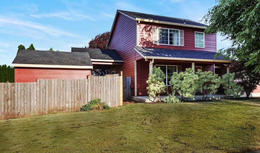 14665 Orchard Ave NE, Aurora, OR 97002 - 3 Beds, 3 Bath