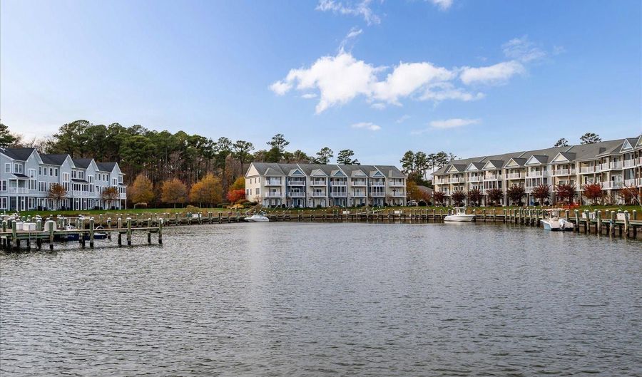 10900 HOLYSTONE Ln 503, Berlin, MD 21811 - 3 Beds, 4 Bath