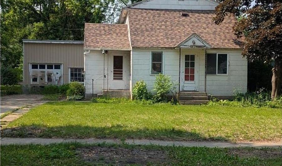 2114 5th Ave NE, Austin, MN 55912 - 3 Beds, 1 Bath